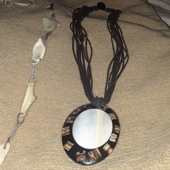 Seashell Necklaces - Picture 6 of 7